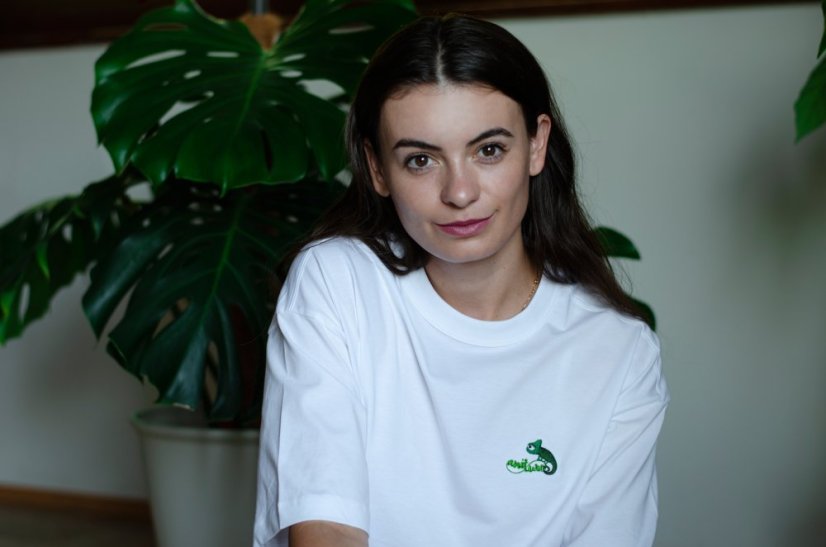 Unisex bílé triko, s výšivkou CHAMELEON - Barva: Bílá, Velikost: M