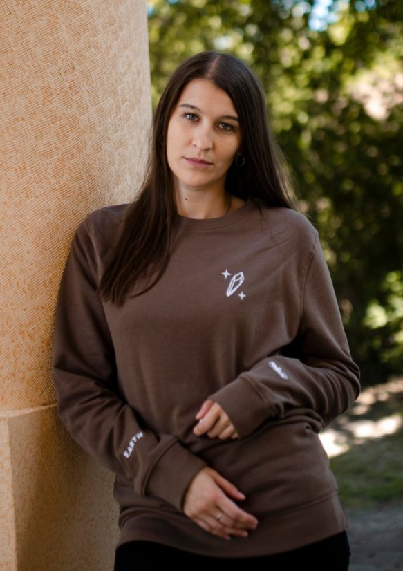 Unisex hnědá mikina z bio bavlny, s výšivkou EARTH - Barva: Hnědá, Velikost: S