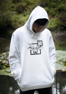 Unisex bílá mikina s kapucí „Duch lesa”