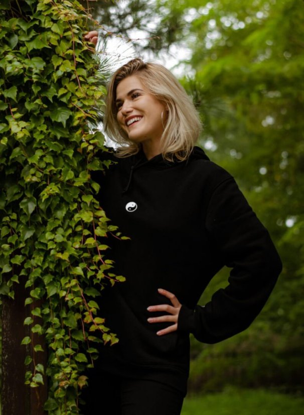 Unisex černá mikina s kapucí, s výšivkou JIN JANG