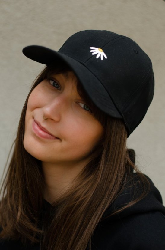 Unisex kšiltovka z recyklovaného materiálu, s výšivkou KOPRETINA