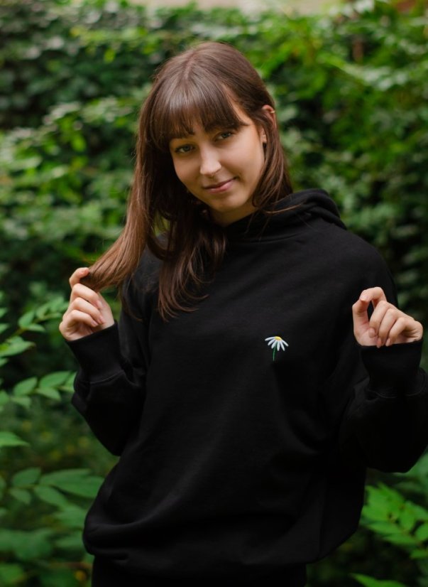 Unisex černá mikina z bio bavlny, s výšivkou KOPRETINA - Barva: Černá, Velikost: XL