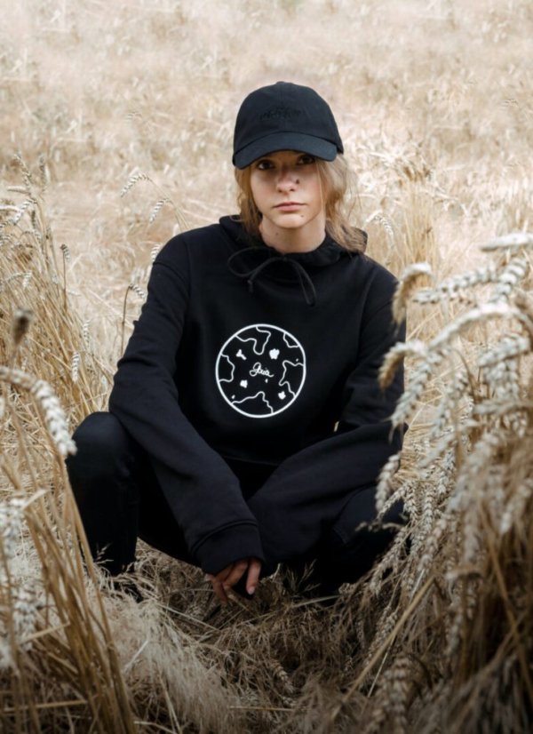 Unisex černá mikina s kapucí „Matka Země” - Barva: Černá, Velikost: XXL