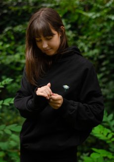 Unisex černá mikina z bio bavlny, s výšivkou KOPRETINA