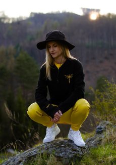 Unisex černý bomber z bio bavlny, s výšivkou VÁŽKA