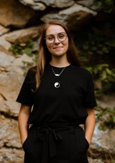Unisex černé triko, s výšivkou JIN JANG