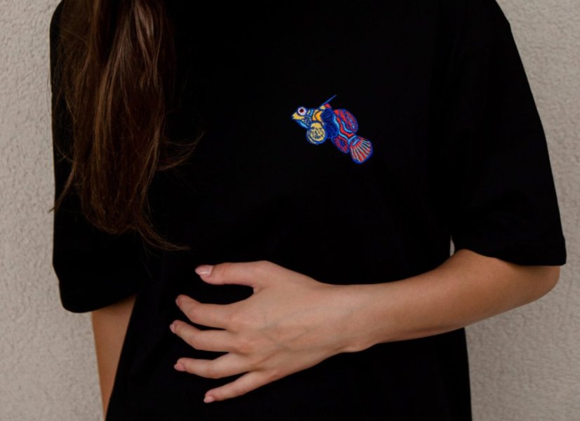 Unisex černé triko, s výšivkou VŘETÉNKA MANDARÍN
