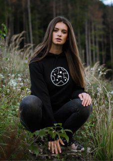 Unisex černá mikina s kapucí „Matka Země”