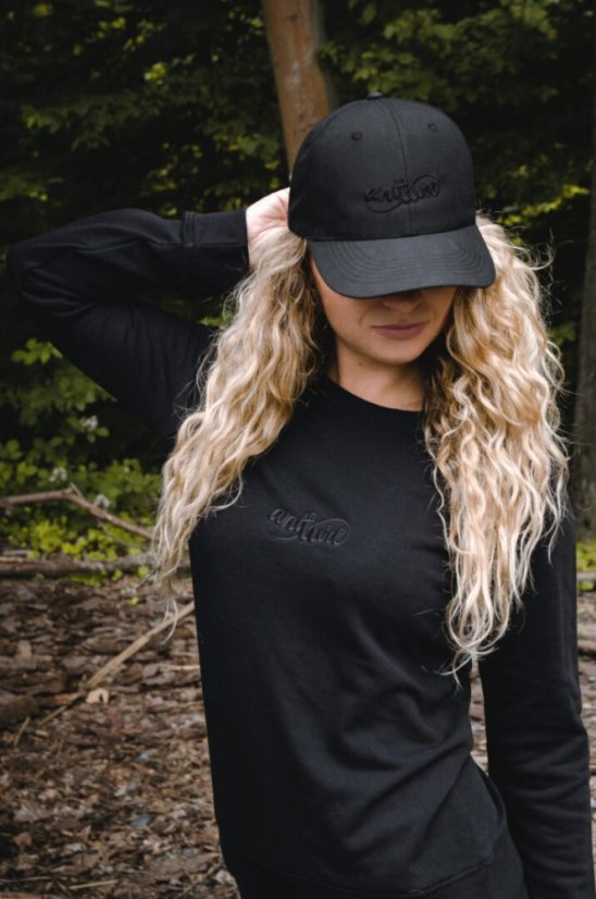 Unisex černá mikina s výšivkou