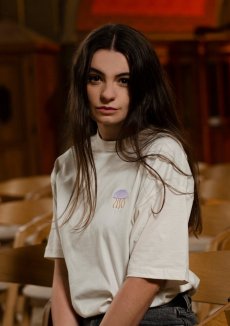 Unisex krémové triko, s výšivkou MEDÚZA