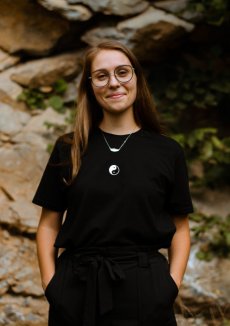 Unisex černé triko, s výšivkou JIN JANG