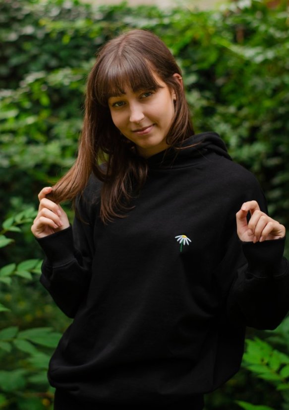 Unisex černá mikina z bio bavlny, s výšivkou KOPRETINA