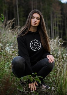 Unisex černá mikina s kapucí „Matka Země”